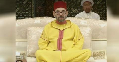 بعد نشر حقائقه الفاضحة.. ملك المغرب يطرد بالقوة