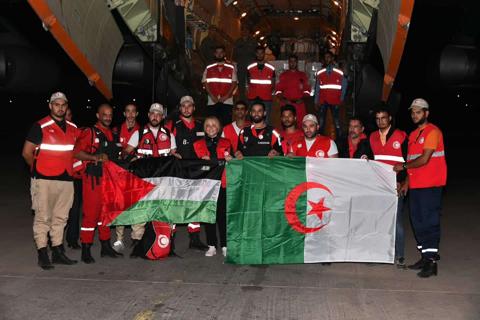 وصول المساعدات الجزائرية إلى مطار العريش بمصر