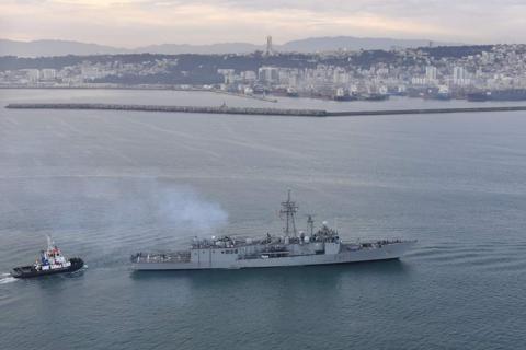 فرقاطة تابعة لـ “الناتو” ترسو بميناء الجزائر