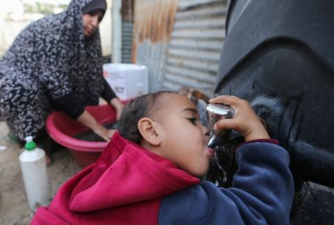 اليونيسيف تحذر من انعدام مياه الشرب في غزة
