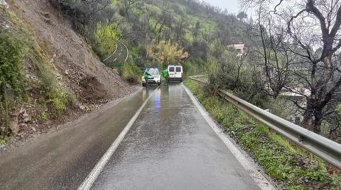 10 طرق مغلقة بسبب التقلبات الجوية